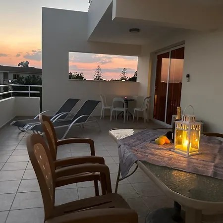 Nissi Elena - Sunshine 2 Bedroom *
